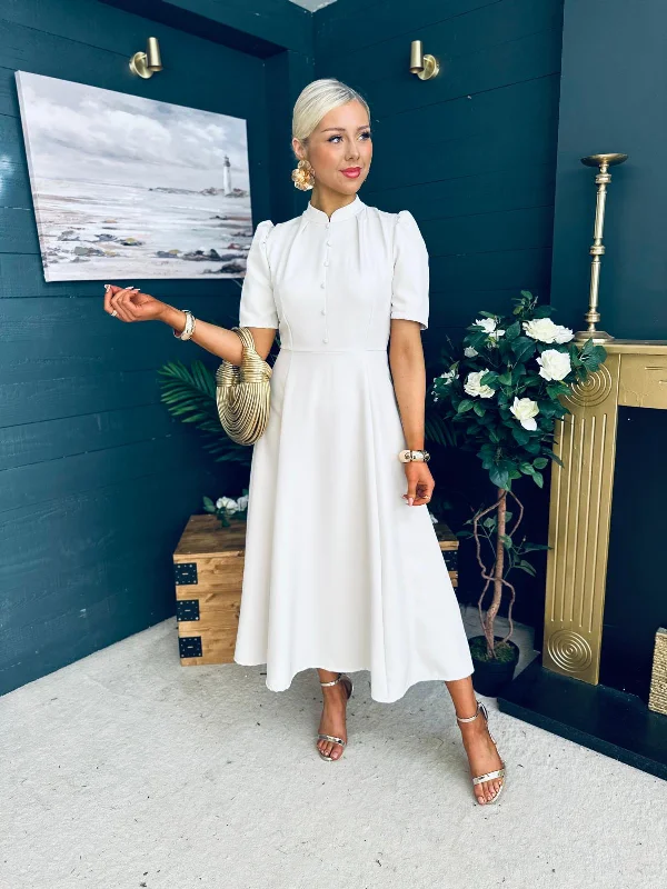 Midi dresses with pleated skirts for a timeless and elegant appeal Phoebe Detailed Occasion Dress Almond Midi dresses with pleated skirts for a timeless and elegant appeal Phoebe Detailed Occasion Dress Almond