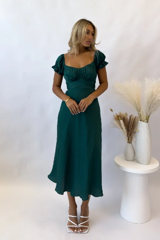 Midi dresses with ruched bodices for a feminine and fitted feel Ellison Midi Dress - Green Midi dresses with ruched bodices for a feminine and fitted feel Ellison Midi Dress - Green