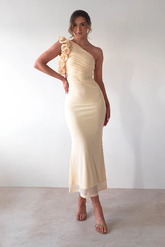 Velvet midi dresses in jewel tones for a glamorous winter event Sydney Bodycon Maxi Dress | Light Yellow Velvet midi dresses in jewel tones for a glamorous winter event Sydney Bodycon Maxi Dress | Light Yellow