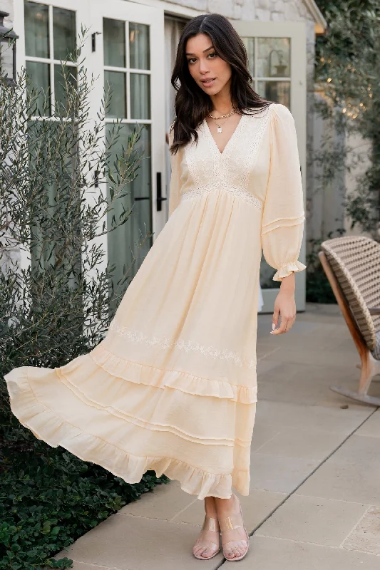 Midi dresses with ruched sleeves for a more fitted and stylish arm look Amberlee Embroidered Dress | Cream Midi dresses with ruched sleeves for a more fitted and stylish arm look Amberlee Embroidered Dress | Cream
