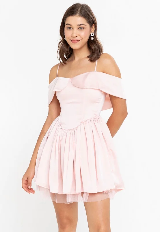 Mini dresses with ribbed textures for a unique appearance Clara Belle
