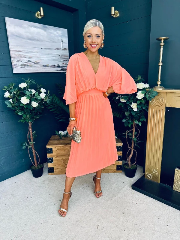 Midi dresses with patchwork patterns for a one - of - a - kind style Eabha Pleated Midi Dress Peach