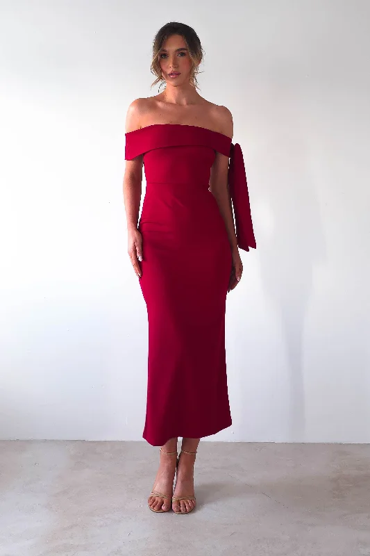 High - low midi dresses with geometric patterns for a modern party Amalthea Off the Shoulder Midaxi | Dark Red High - low midi dresses with geometric patterns for a modern party Amalthea Off the Shoulder Midaxi | Dark Red