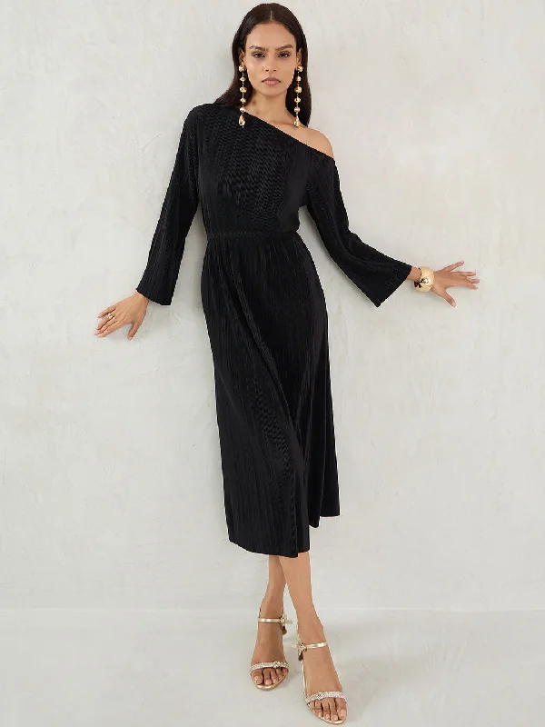 Midi dresses with button - front designs for a classic touch Black Plisse Off Shoulder Midi Dress Midi dresses with button - front designs for a classic touch Black Plisse Off Shoulder Midi Dress