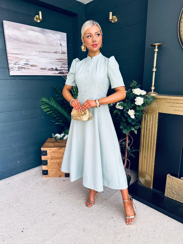 Sleeveless midi dresses with lace details for summer weddings Phoebe Detailed Occasion Dress Sage Sleeveless midi dresses with lace details for summer weddings Phoebe Detailed Occasion Dress Sage