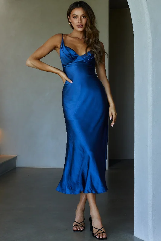 Pleated Women Dress with a Timeless and Elegant TextureInfinity Pintuck Bust Maxi Dress Navy Pleated Women Dress with a Timeless and Elegant TextureInfinity Pintuck Bust Maxi Dress Navy