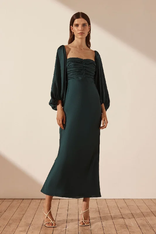Long - Sleeve Women Dress in Velvet for a Luxurious Winter LookLUXE RUCHED BODICE LONG SLEEVE MIDI DRESS - EMERALD Long - Sleeve Women Dress in Velvet for a Luxurious Winter LookLUXE RUCHED BODICE LONG SLEEVE MIDI DRESS - EMERALD