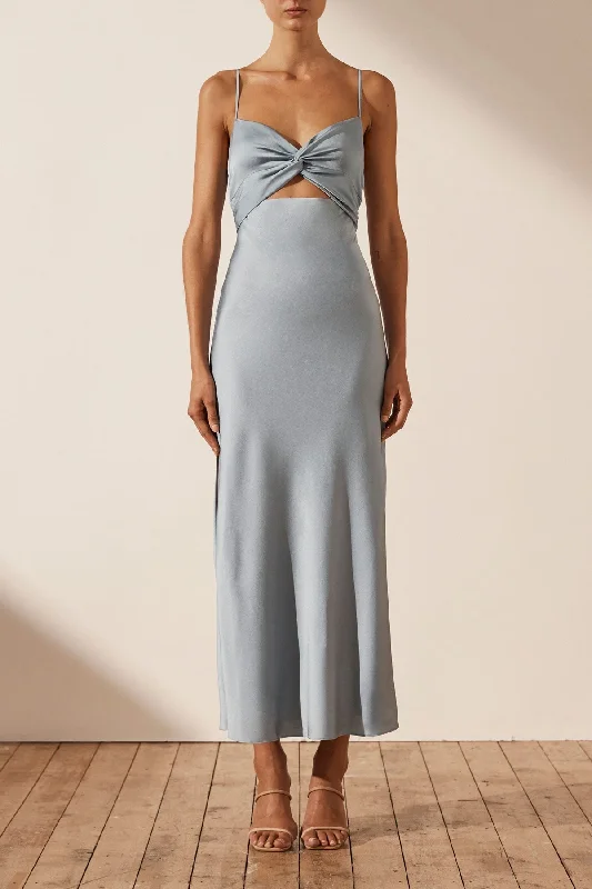 Wrap - Style Women Dress with Adjustable Fit for All Body TypesLUXE TWIST FRONT SLEEVELESS MIDI DRESS - AZURE Wrap - Style Women Dress with Adjustable Fit for All Body TypesLUXE TWIST FRONT SLEEVELESS MIDI DRESS - AZURE