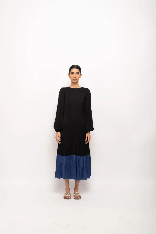 Maxi Women Dress with Floral Print for a Bohemian Vibe Maxi Women Dress with Floral Print for a Bohemian Vibe Black-Blue Gather Maxi Dress Maxi Women Dress with Floral Print for a Bohemian Vibe Maxi Women Dress with Floral Print for a Bohemian Vibe Black-Blue Gather Maxi Dress