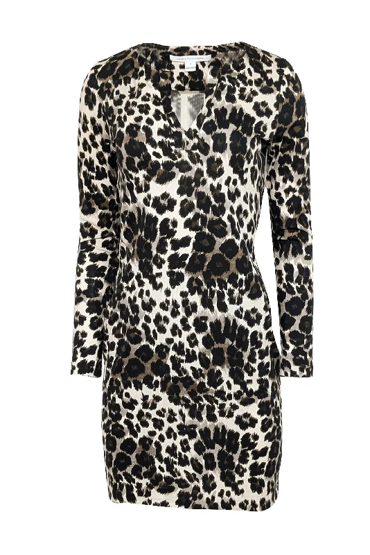 Sheath Women Dress with a Tailored Fit for a Professional Look Sheath Women Dress with a Tailored Fit for a Professional Look Diane von Furstenberg - Ivory, Brown, & Black Leopard Print Dress Sz 4