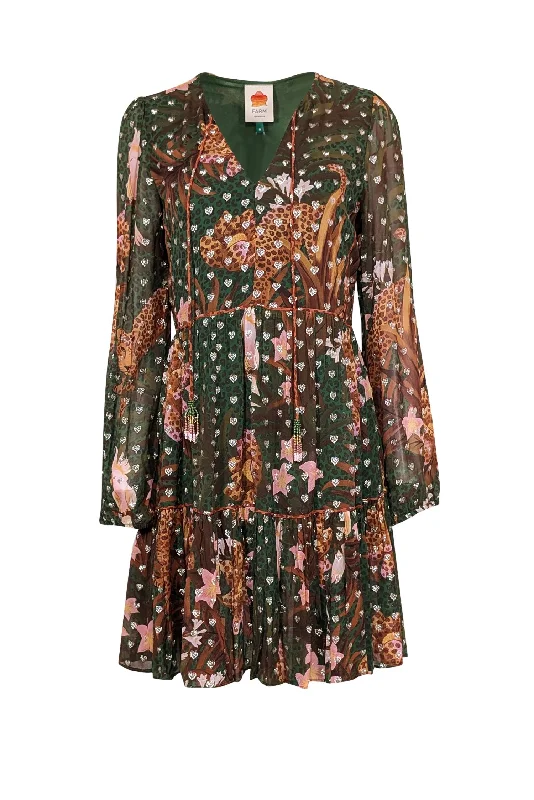 Sleeveless Women Dress in Bright Colors for Summer Parties Sleeveless Women Dress in Bright Colors for Summer Parties Farm - Green, Tan, & Peach Jungle Print Mini Dress w/ Metallic Hearts Sz M Sleeveless Women Dress in Bright Colors for Summer Parties Sleeveless Women Dress in Bright Colors for Summer Parties Farm - Green, Tan, & Peach Jungle Print Mini Dress w/ Metallic Hearts Sz M