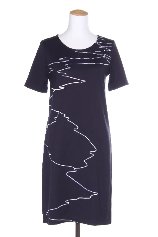 Sleeveless Women Dress in Bright Colors for Summer Parties Sleeveless Women Dress in Bright Colors for Summer Parties VASSALLI - Embroidered navy dress! 8 Sleeveless Women Dress in Bright Colors for Summer Parties Sleeveless Women Dress in Bright Colors for Summer Parties VASSALLI - Embroidered navy dress! 8