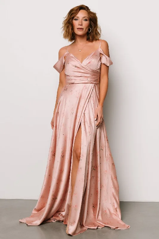 Maxi dresses with a ruched bodice for a more form - fitting and feminine shapeClairemont Gown | Dusty Blush Maxi dresses with a ruched bodice for a more form - fitting and feminine shapeClairemont Gown | Dusty Blush