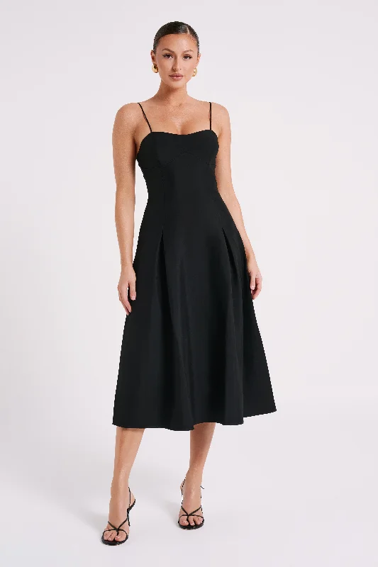 Midi dresses with printed lining for a hidden and stylish detailAlaina A-Line Midi Dress - Black Midi dresses with printed lining for a hidden and stylish detailAlaina A-Line Midi Dress - Black