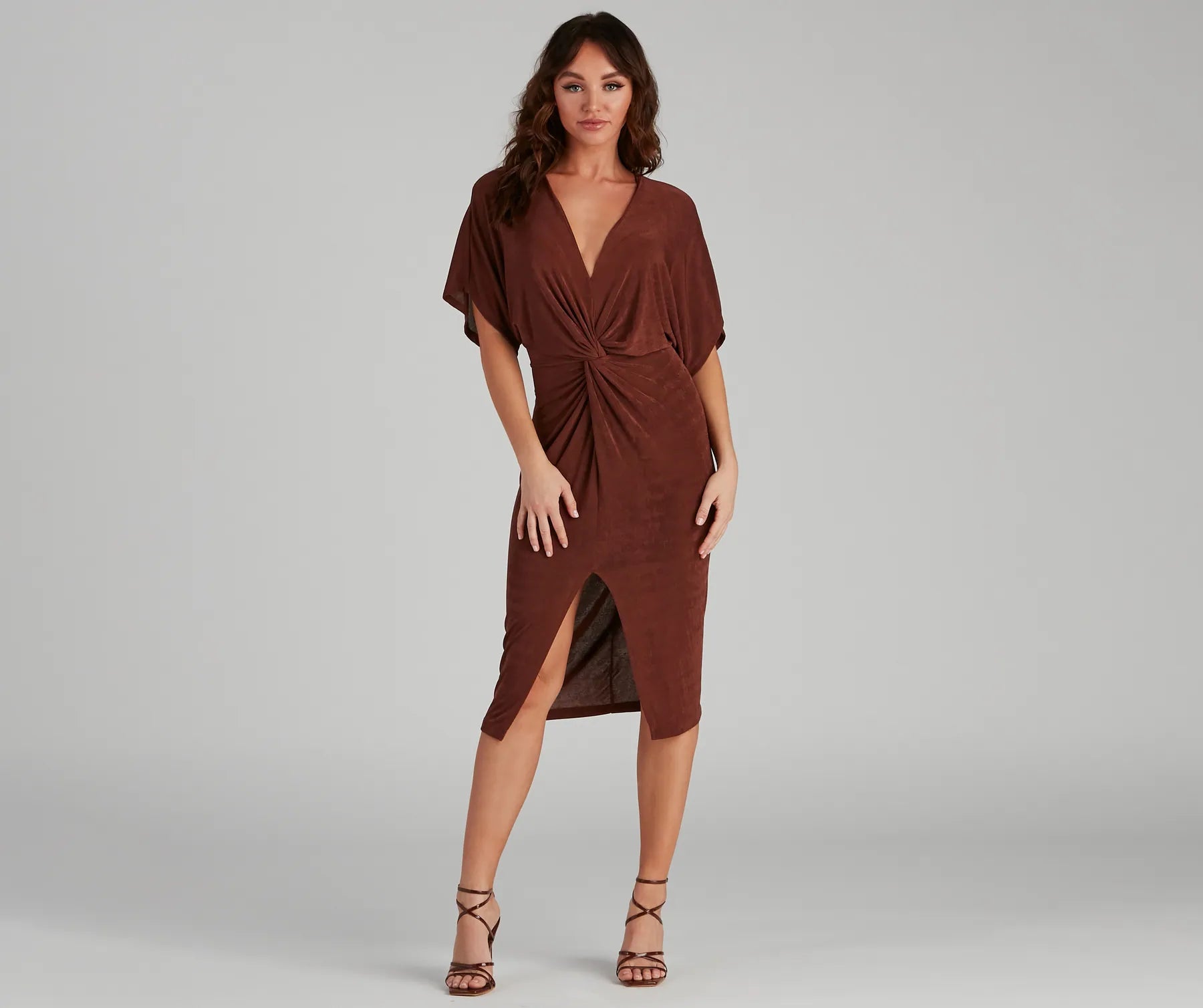 Midi dresses with halter necks for a stylish and comfortable optionClassy Evening V-Neck Knotted Midi Dress Midi dresses with halter necks for a stylish and comfortable optionClassy Evening V-Neck Knotted Midi Dress