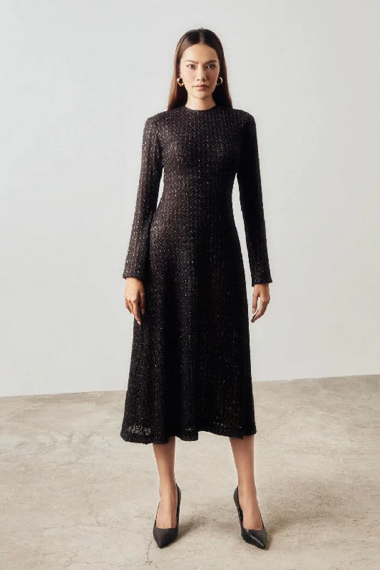 Midi dresses with ruched bodices for a feminine and fitted feelKinsey A-line Round Neck Lace Midi Dress