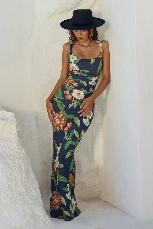Sleeveless midi dresses with lace details for summer weddingsMaiori Maxi Dress in Black Floral Sleeveless midi dresses with lace details for summer weddingsMaiori Maxi Dress in Black Floral