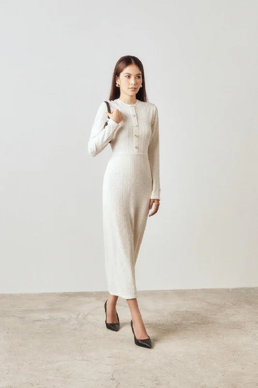 Midi dresses with pom - pom trims for a playful and festive lookReshi A-line Long Sleeved Textured Knitted Midi Dress Midi dresses with pom - pom trims for a playful and festive lookReshi A-line Long Sleeved Textured Knitted Midi Dress
