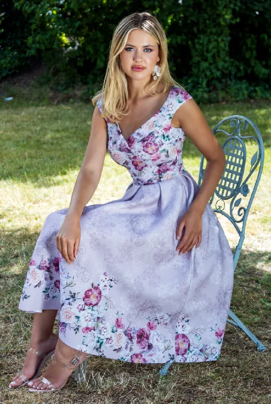 Velvet midi dresses in jewel tones for a glamorous winter eventGoddiva Sweetheart Floral Midi Dress - Blush Velvet midi dresses in jewel tones for a glamorous winter eventGoddiva Sweetheart Floral Midi Dress - Blush
