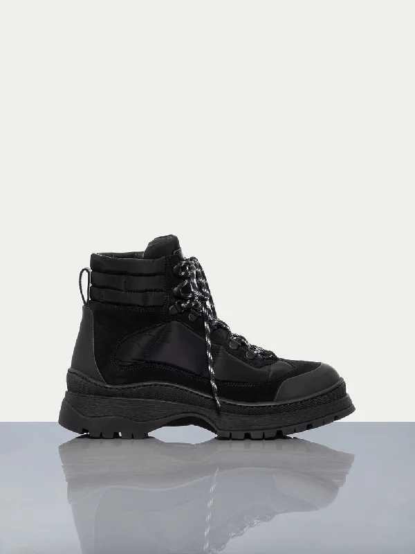 Button - Down Denim Top with a Classic DesignHiking Lug Sole Boot -- Noir