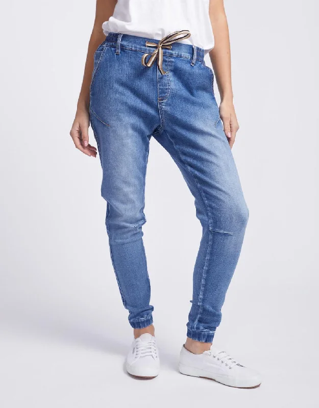 Denim Top with a Metallic Accent for a Shiny LookLibby Jogger - Vintage Blue