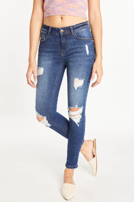 Denim Top for a Beachside Picnic with a Laid - Back StyleDistressed Denim Skinny Jeans Denim Top for a Beachside Picnic with a Laid - Back StyleDistressed Denim Skinny Jeans