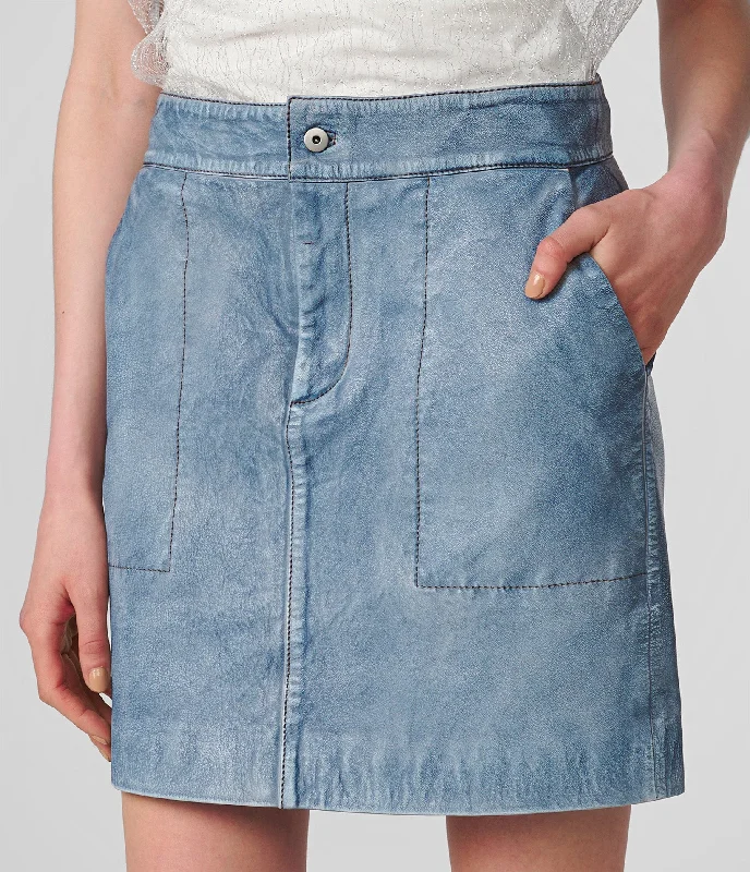 Oversized Denim Top for a Relaxed and Casual VibeMini Leather Denim Skirt