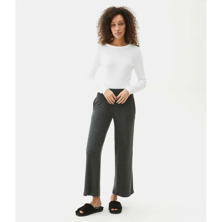 Women's pants for job interviews Skinny women jeans with a form - fitting design Juniper Pant Women's pants for job interviews Skinny women jeans with a form - fitting design Juniper Pant