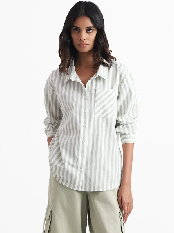 Women's two - piece pant set Ripped women jeans for a rebellious and fashion - forward style Nuon White Classic Striped Shirt Women's two - piece pant set Ripped women jeans for a rebellious and fashion - forward style Nuon White Classic Striped Shirt