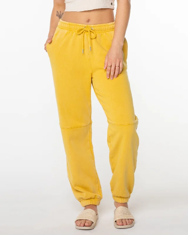 Women's pants with adjustable cuffs Dark - wash women jeans for a sophisticated and slimming effect Oasis Haze Pants - Sauterne Women's pants with adjustable cuffs Dark - wash women jeans for a sophisticated and slimming effect Oasis Haze Pants - Sauterne