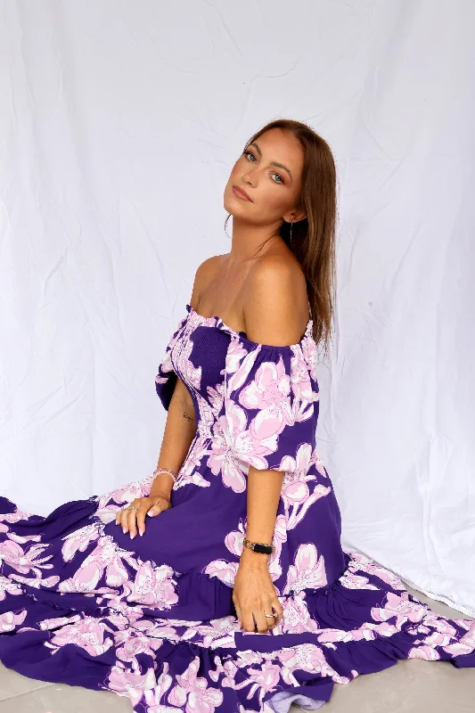 Maxi dresses with a paisley print for a classic and elegant styleGeorgia Maxi