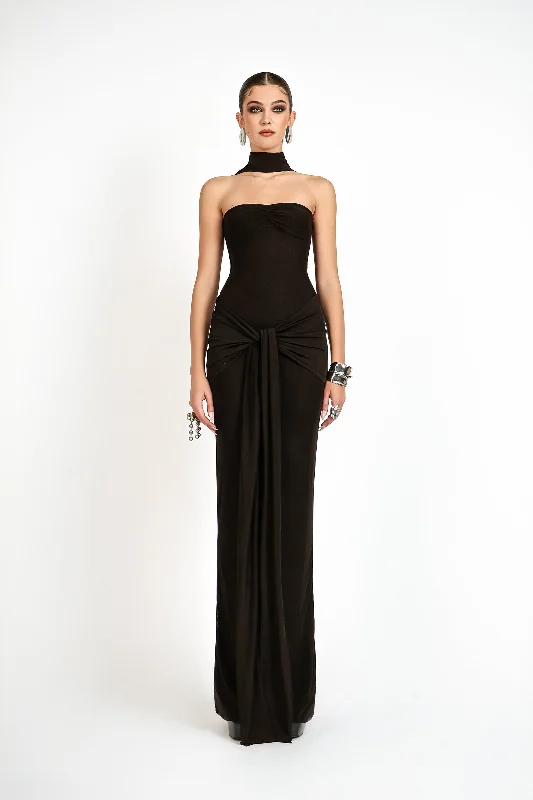Maxi dresses with a halter neck for a stylish and sophisticated choiceKESCA DRESS - BLACK Maxi dresses with a halter neck for a stylish and sophisticated choiceKESCA DRESS - BLACK
