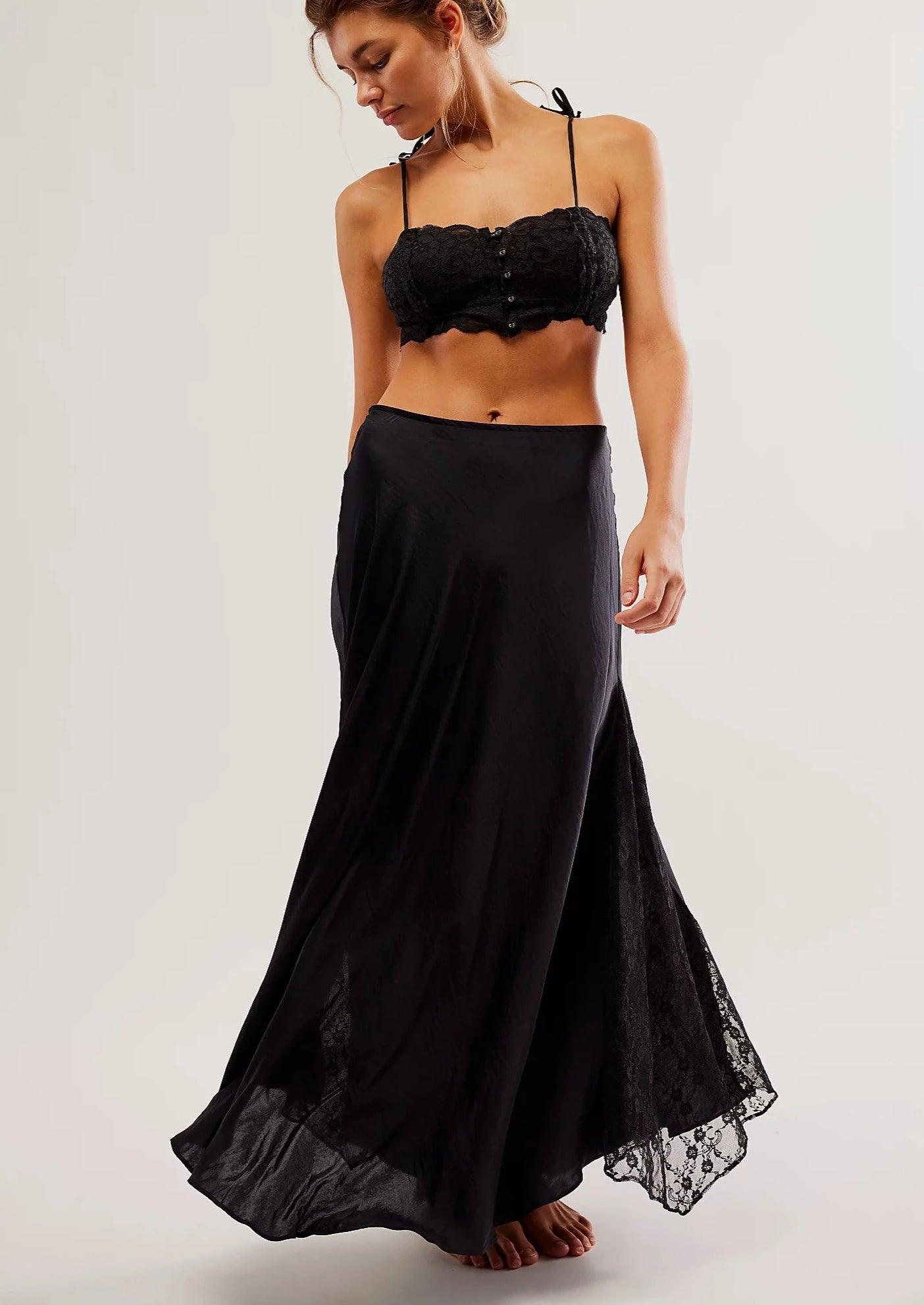 Maxi dresses with a paisley print for a classic and elegant styleMaxi slip skirt with lace inserts Make You Mine Maxi dresses with a paisley print for a classic and elegant styleMaxi slip skirt with lace inserts Make You Mine