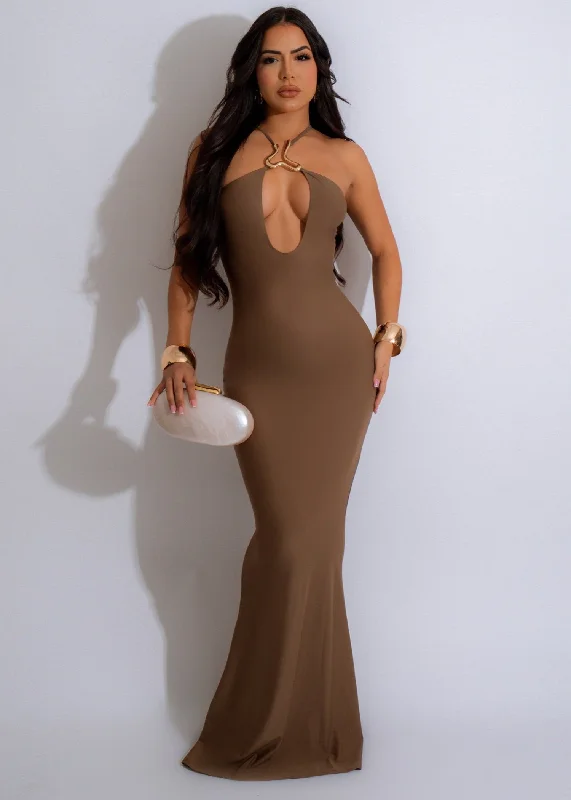 Maxi dresses with an empire waist for a flattering fit on all body typesMinimalist Flow Maxi Dress Brown Maxi dresses with an empire waist for a flattering fit on all body typesMinimalist Flow Maxi Dress Brown