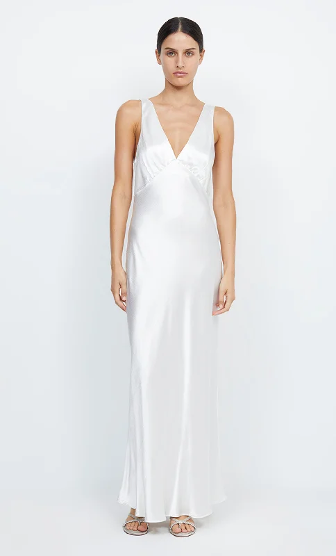Maxi dresses with beaded embellishments for a fancy and luxurious eventMOON DANCE VERONA DRESS - IVORY Maxi dresses with beaded embellishments for a fancy and luxurious eventMOON DANCE VERONA DRESS - IVORY