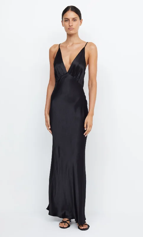 Maxi dresses with a halter neck for a stylish and sophisticated choiceMOON DANCE V MAXI DRESS - BLACK