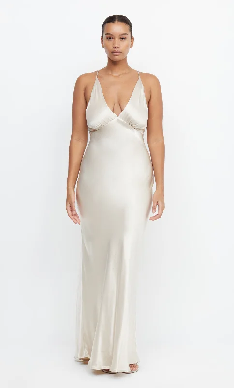 Maxi dresses with off - the - shoulder styles for a romantic and breezy lookMOON DANCE V MAXI DRESS - SAND Maxi dresses with off - the - shoulder styles for a romantic and breezy lookMOON DANCE V MAXI DRESS - SAND