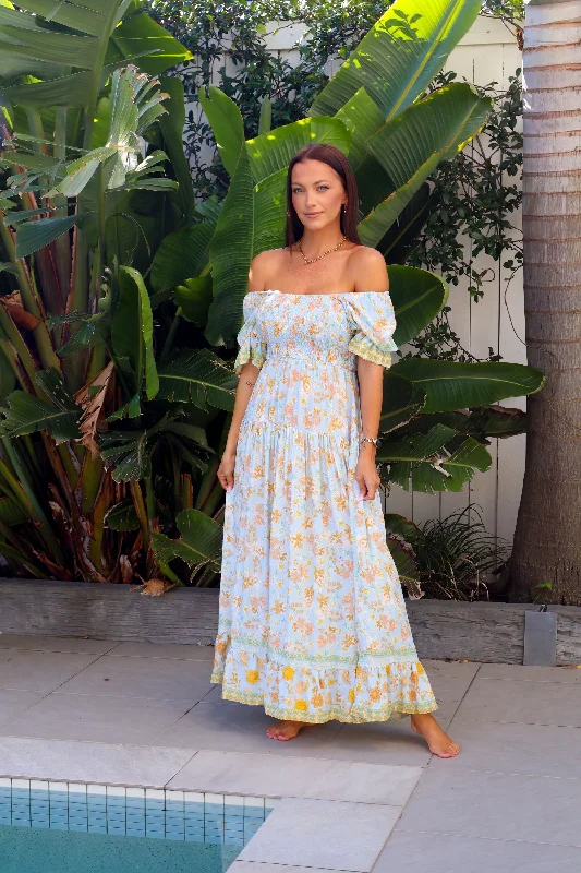 Maxi dresses with a V - neckline for a flattering and elongating shapeSerena Maxi - Blue Maxi dresses with a V - neckline for a flattering and elongating shapeSerena Maxi - Blue