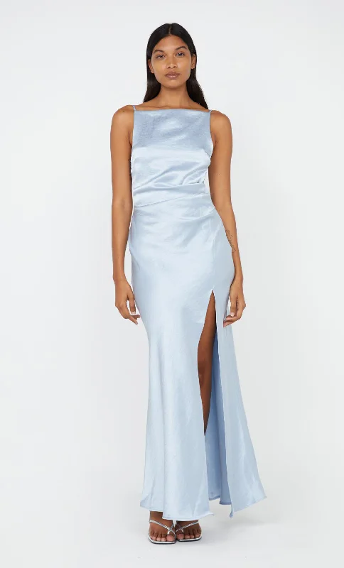 Cotton maxi dresses for a comfortable and everyday - wear optionTHE DREAMER MAXI DRESS - DUSTY BLUE Cotton maxi dresses for a comfortable and everyday - wear optionTHE DREAMER MAXI DRESS - DUSTY BLUE