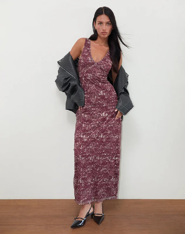 Maxi dresses with a gathered skirt for a voluminous and dramatic effectVatika Maxi Dress in Abstract Leo Spot Maxi dresses with a gathered skirt for a voluminous and dramatic effectVatika Maxi Dress in Abstract Leo Spot