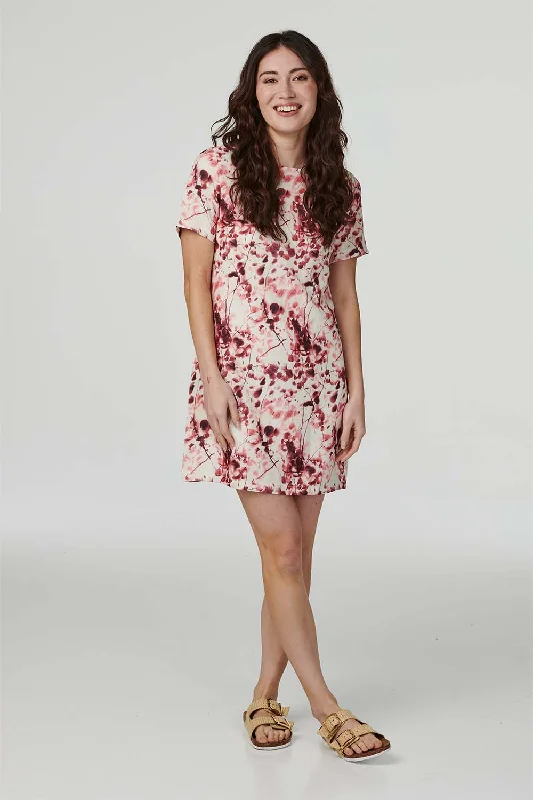 Printed mini dresses for a casual day outRound Neck Shift Dress