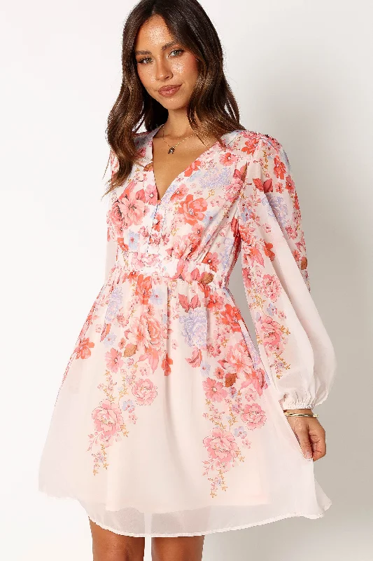 Mini dresses with mesh panels for a sexy and trendy lookHattie Long Sleeve Mini Dress - Pink Floral Mini dresses with mesh panels for a sexy and trendy lookHattie Long Sleeve Mini Dress - Pink Floral