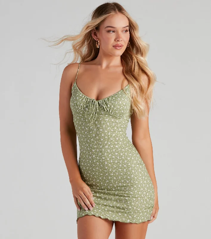 Bodycon dress for a prom night​Love Story Scoop Neck Mini Dress