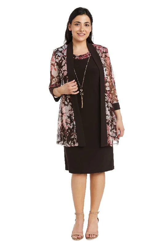 Sleeveless cocktail dresses in a silk - blend fabric for a luxurious feelR&M Richards 7913P Two Piece Short Petite Dress