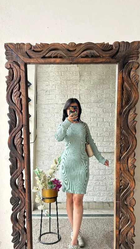 Bodycon dress for a cocktail party​Side cut dress 34-36 bust/l:31