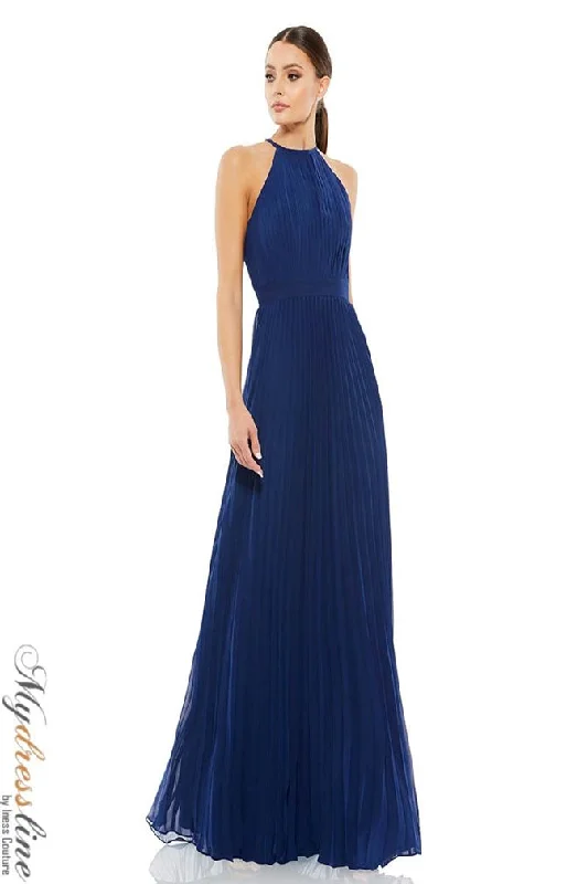 Prom dresses with side - slit pockets and solid - color fabrics for a practical and stylish formal lookMac Duggal 12496 Prom dresses with side - slit pockets and solid - color fabrics for a practical and stylish formal lookMac Duggal 12496