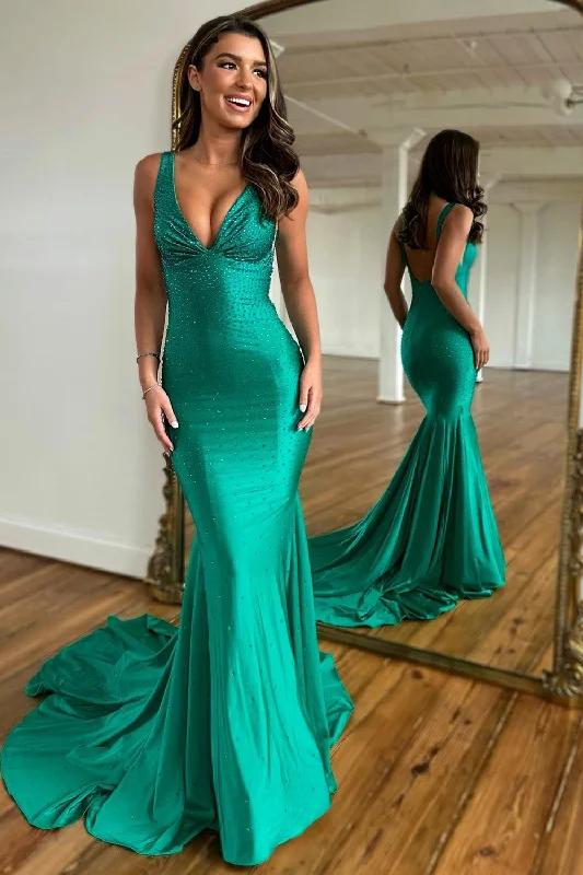 Fairy - themed party dresses with wings and glitter for a magical lookSparkly Green Beaded Mermaid V-Neck Backless Long Prom Dress Fairy - themed party dresses with wings and glitter for a magical lookSparkly Green Beaded Mermaid V-Neck Backless Long Prom Dress