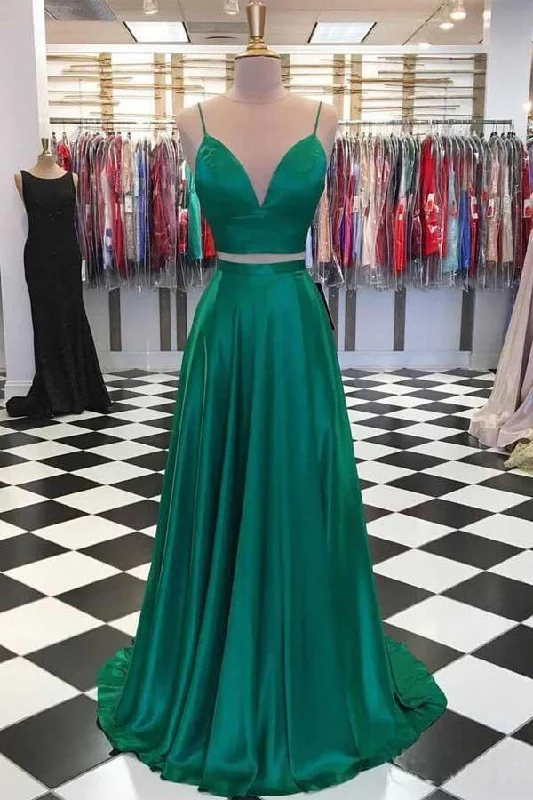 Velvet party dresses in rich jewel tones for a sophisticated appearanceTwo Piece Emerald Green Long Prom/Evening Dresses with Bow PG869 Velvet party dresses in rich jewel tones for a sophisticated appearanceTwo Piece Emerald Green Long Prom/Evening Dresses with Bow PG869