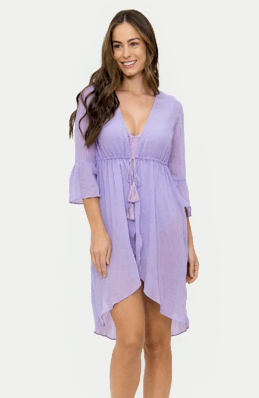Plus - size floral print cover ups for a stylish beach lookCover Up / Pareo Lila Bailando Entre Palmas Plus - size floral print cover ups for a stylish beach lookCover Up / Pareo Lila Bailando Entre Palmas
